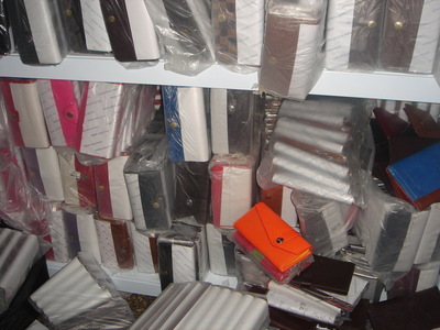 【低價(jià)批發(fā) 處理庫存錢包 爆款產(chǎn)品 火爆熱賣男士錢包 廠家直銷】價(jià)格,廠家,圖片,錢包,義烏市祝偉電子商務(wù)商行-